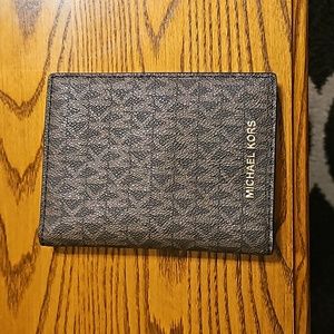 MK PASSPORT WALLET